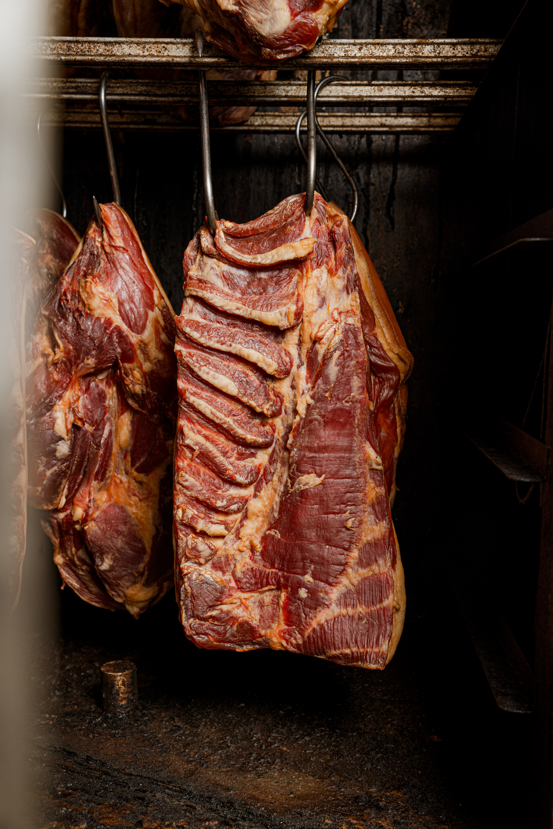Gerookt ontbijtspek foodfotografie bij Klaas van Hoof slagerij